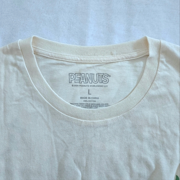 Peanuts🥜 "Friendship"🧑‍🤝‍🧑 Graphic Tee👕 - NWOT - Picture 4 of 12